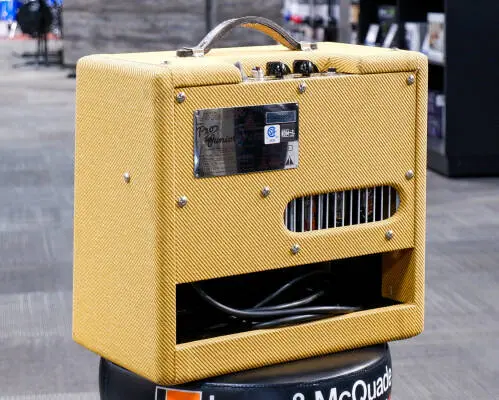 Fender - Pro Junior IV 15W 1x10 Tube Combo Amp - Lacquered Tweed 2